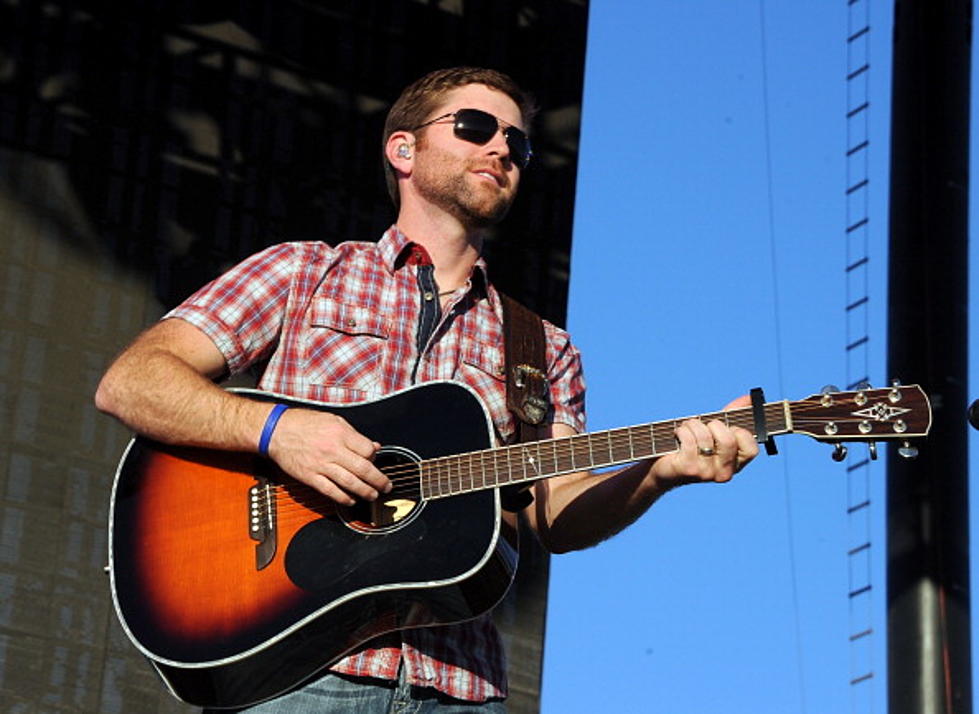 Kenny Chesney Blinked, Josh Turner Got His Day – Today In Country Music History