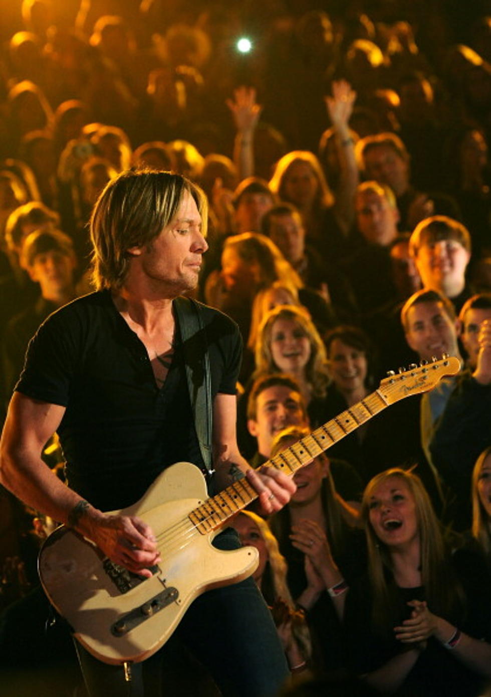 Keith Urban Gets Closer, Patsy Cline Falls To Pieces – Today In Country Music History [VIDEO]