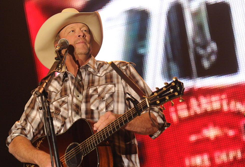 Alan Jackson Gets A Star, Brooks And Dunn Run For The Border – Today In Country Music History