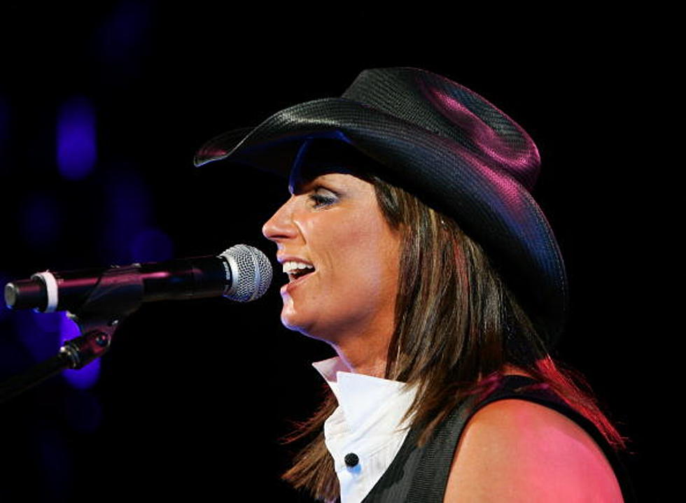 Terri Clark Joins The Opry, Crystal Gayle Gets Over It – Today In Country Music History