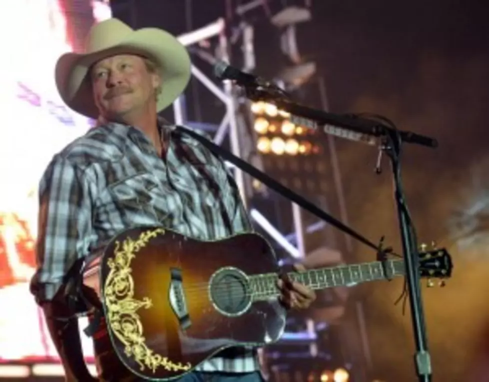 Travis Tritt Is In The Country Club, Alan Jackson Has A Good Time &#8211; Today In Country Music History