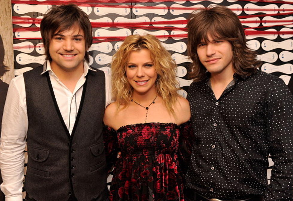 The Band Perry Appears, Ricky Van Shelton Keeps It Between The Lines – Today In Country Music History