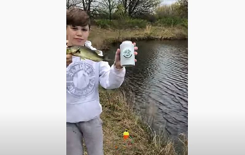Chill-N-Reel Lets You Fish Without Spilling Your Drink