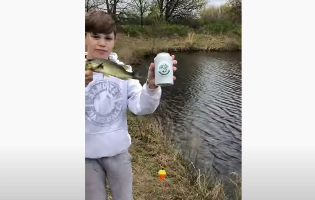 Chill-N-Reel Lets You Fish Without Spilling Your Drink