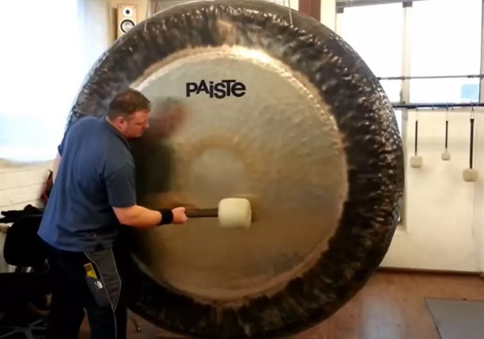 Gong Master Sven and the 80 Inch Gong