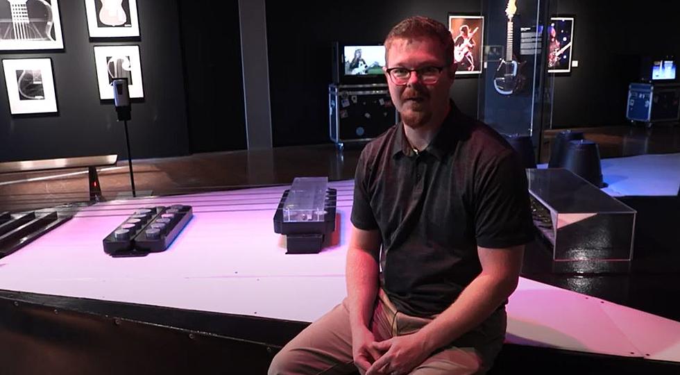 Austin Museum Rocks With World&#8217;s Largest Playable Guitar