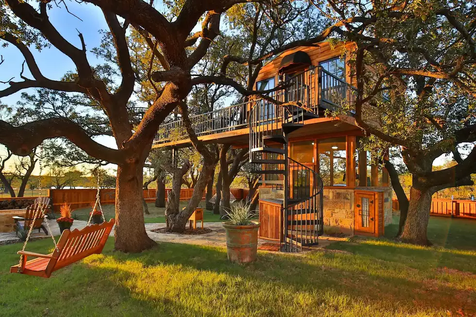 Reconnect With Nature In This Peaceful Texas Treehouse