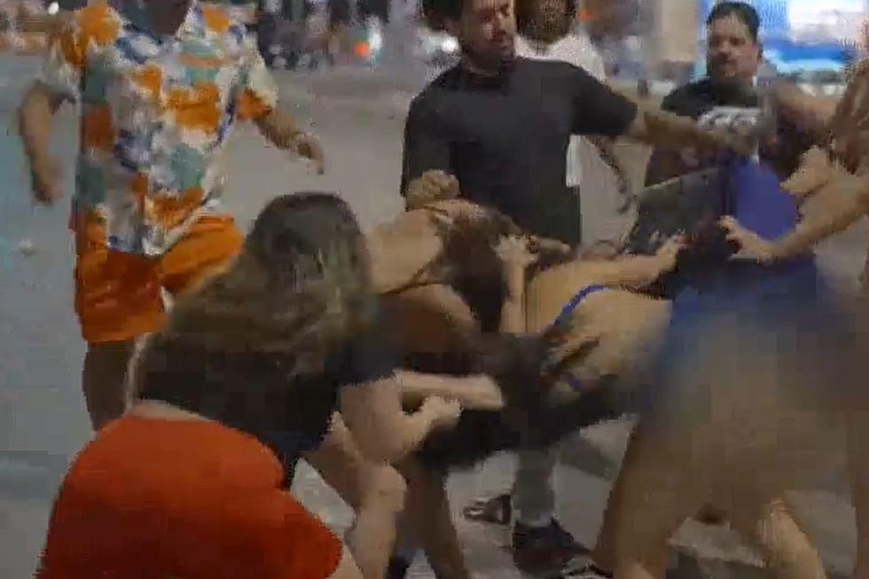 Wild Texas Street Scuffle Caught on Camera