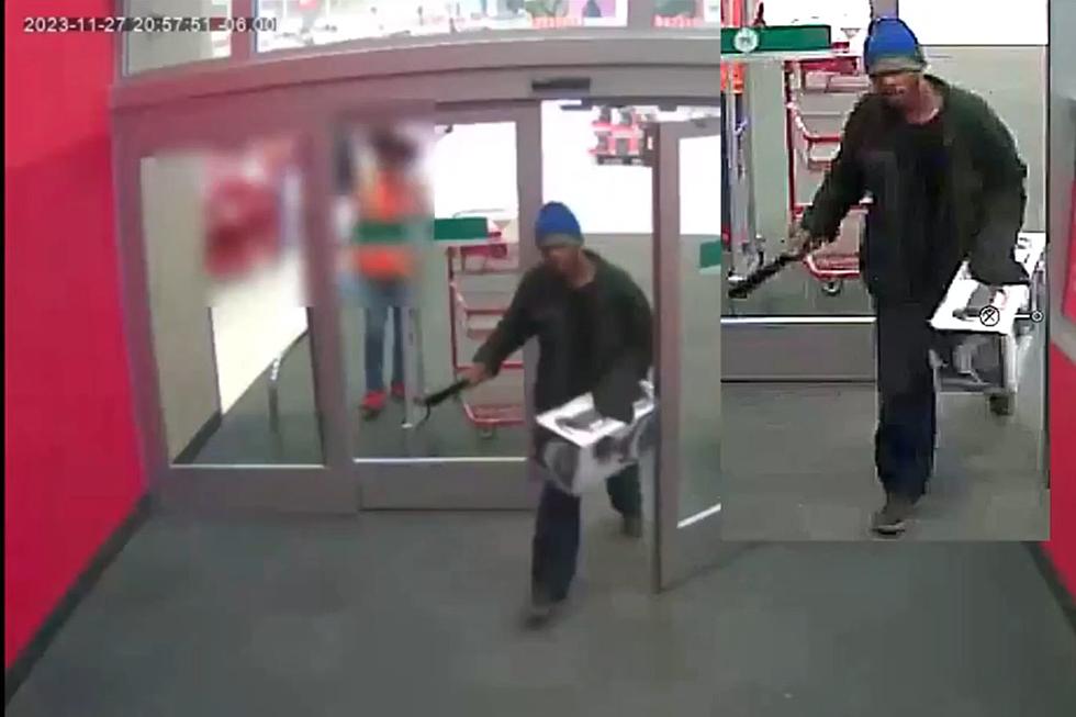 Terrifying Encounter: Houston Man Uses Machete to Threaten Target Employee