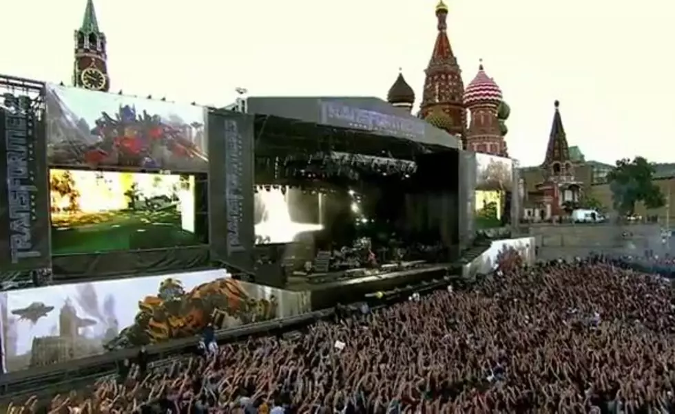 Linkin Park Rocks Russia&#8217;s Red Square for Tranformers&#8217; Premiere [VIDEO]
