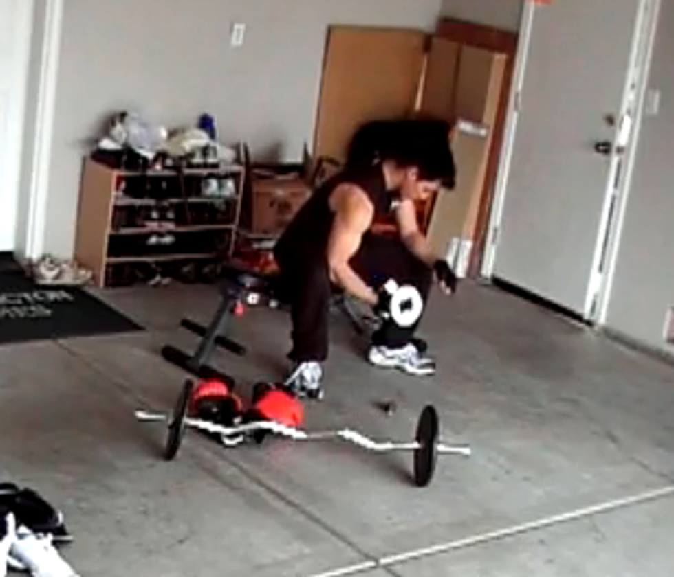 Hilarious Mouse Prank Makes Dude Scream Like a Girl [VIDEO]