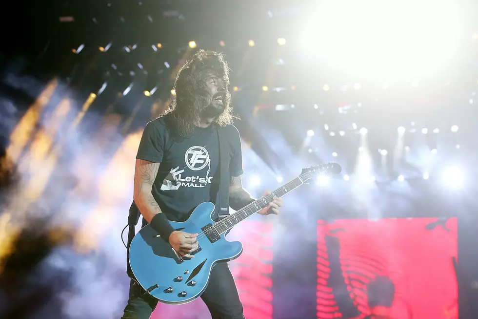Dave Grohl Gives Drumstick to Blind Fan at Foo Fighters Concert [VIDEO]