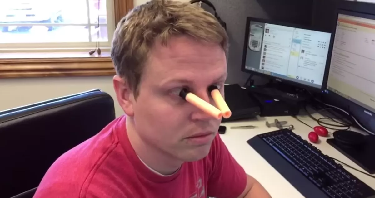 Dude Sticks Nerf  Darts to His Eyes Creeps the Internet Out