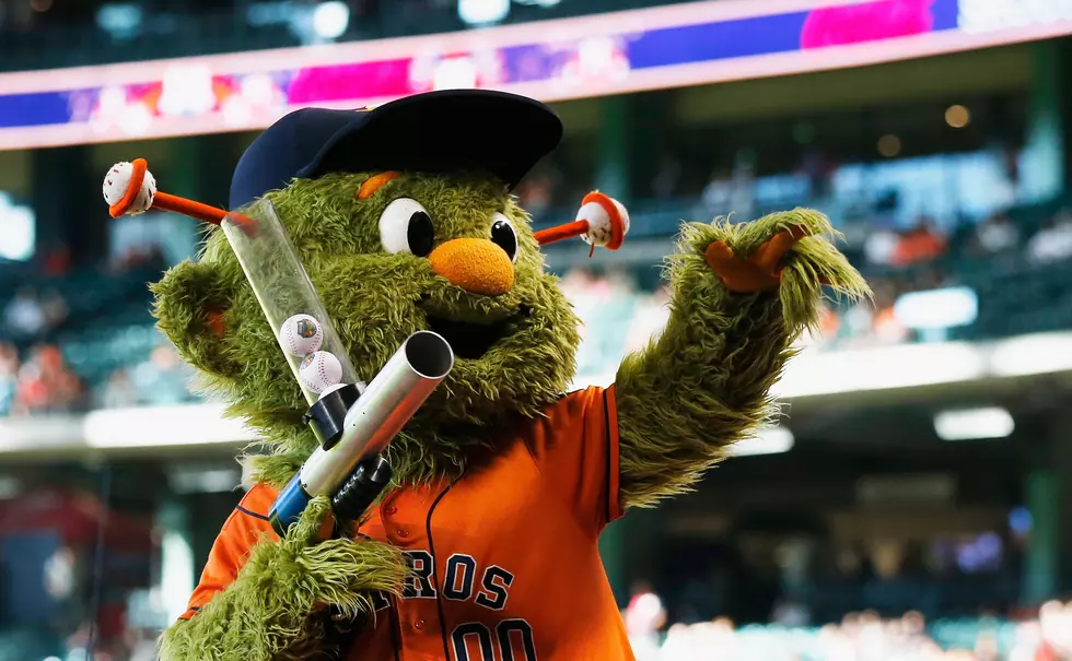 Houston Astros Mascot Hits on Kate Upton During the Game