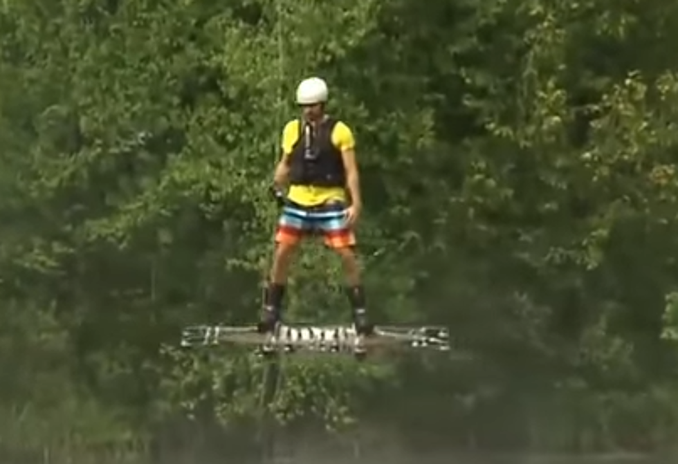 A Canadian Dude Has Invented a Record-Setting Hovercraft [VIDEO]