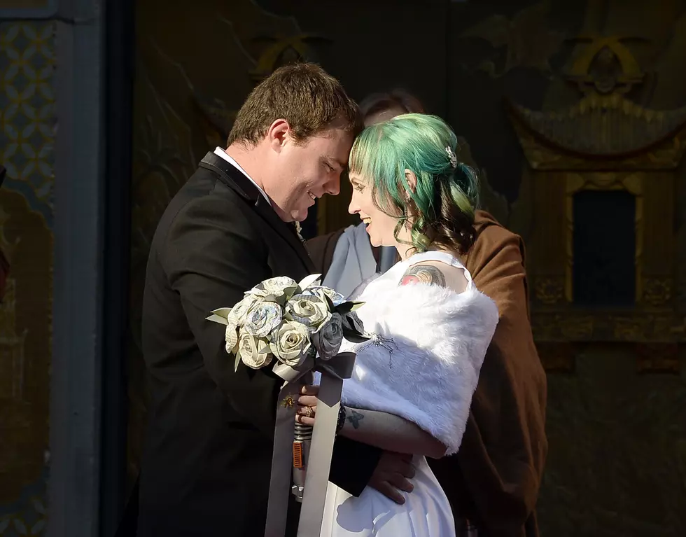 Adorable Nerdy Couple Gets Married at &#8216;Star Wars&#8217; Premiere [PHOTOS]