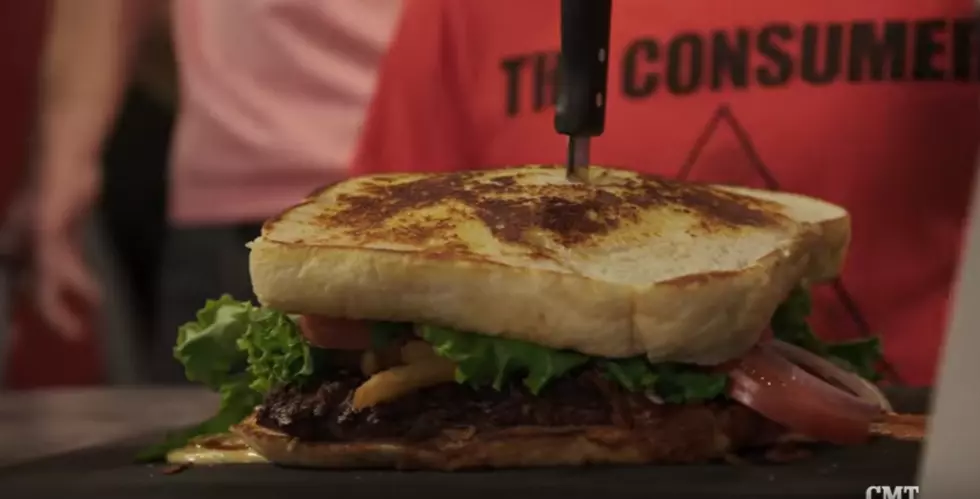 Dude Perfect Guys Attempt to Eat a Seven Pound Texas Burger [VIDEO]