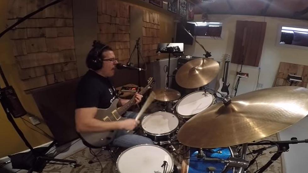 Total Stud Plays Rush’s ‘Tom Sawyer’ Simultaneously on Guitar, Vocals and Drums [VIDEO]