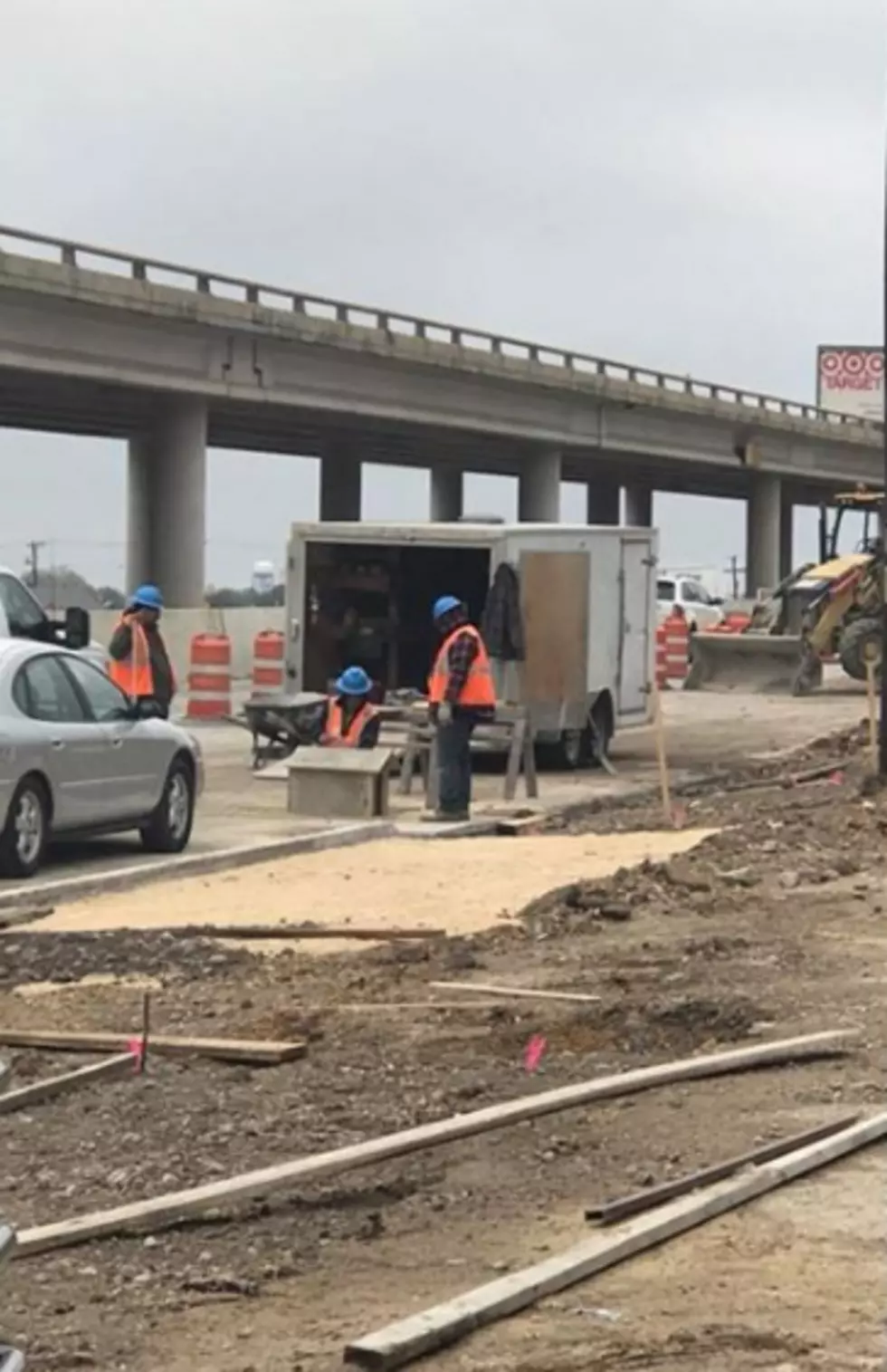 TxDOT Workers Caught Making a Doghouse During Highway Construction