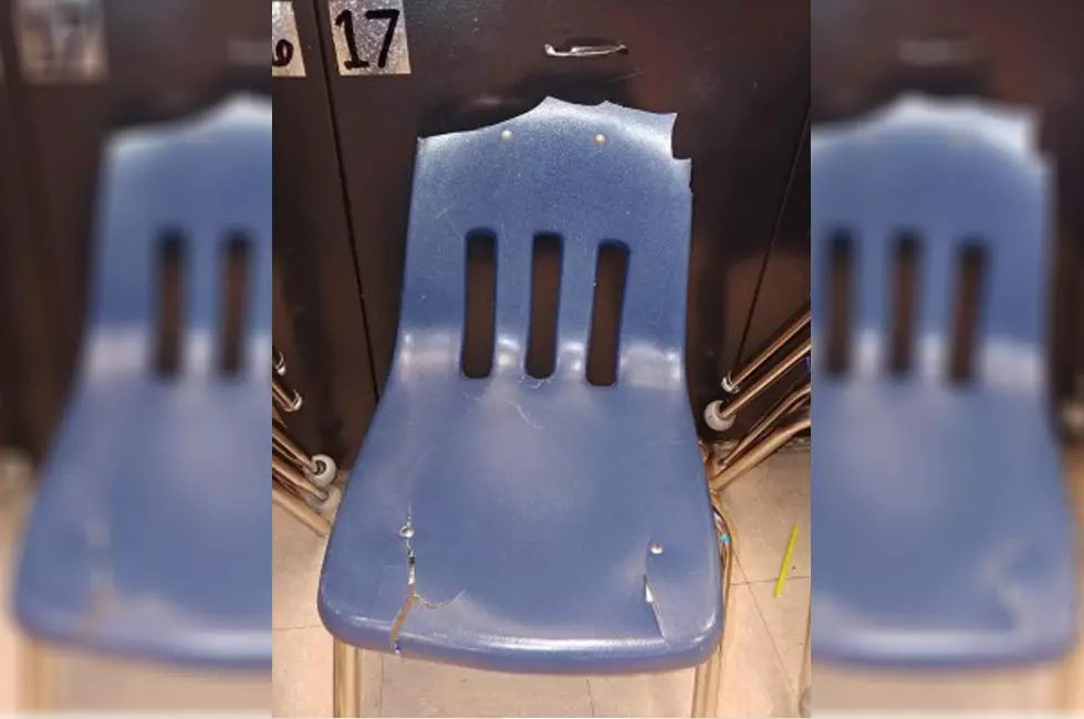 Oklahoma Teacher Gifted New Chairs After Showing Terrible Conditions of Her Classroom