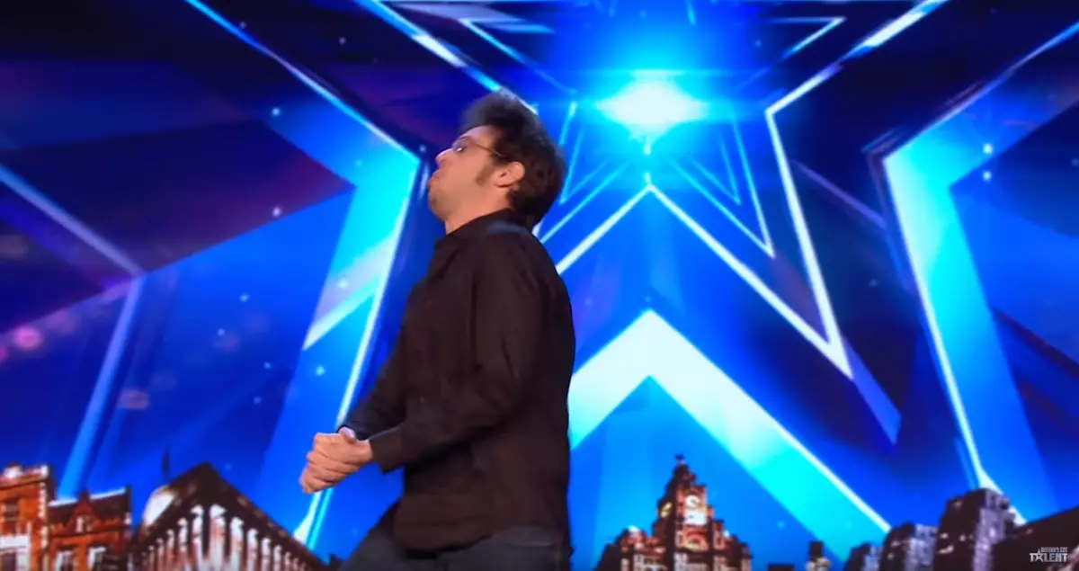 Dude Shows Off Hand Farting Skills on ‘Britain’s Got Talent'