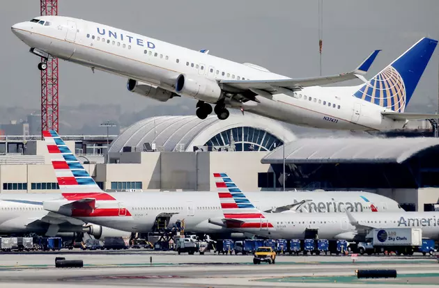 Vaccinated Customers Could Win a Free Year of Travel from United Airlines