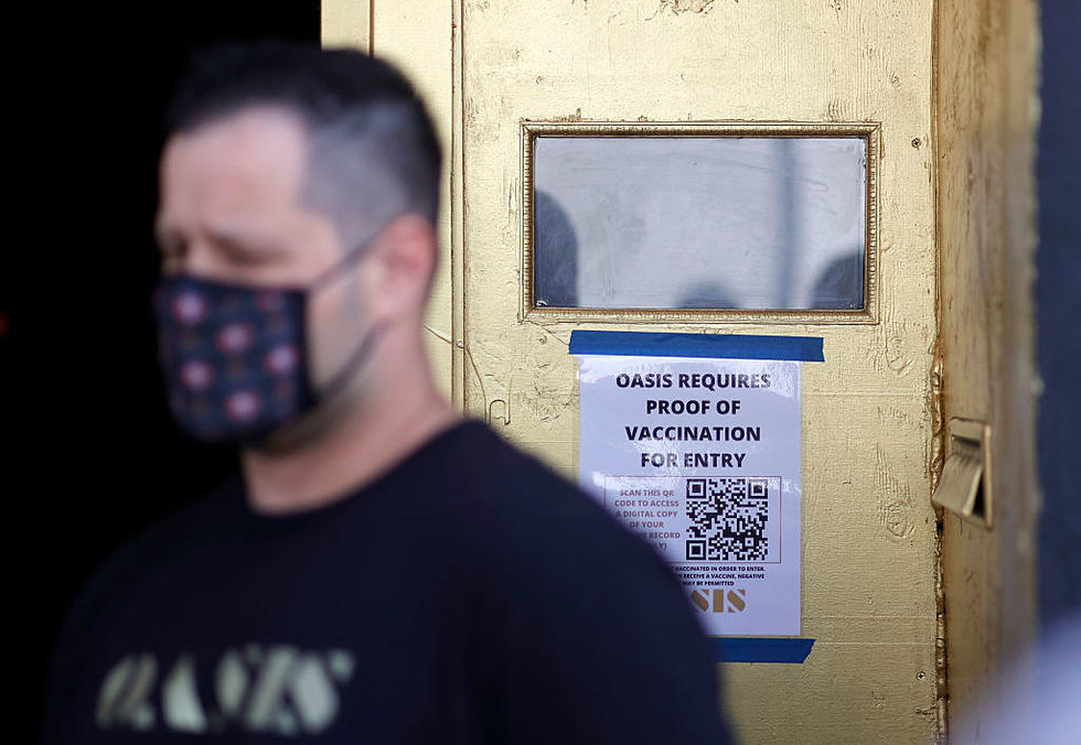 Texas Restaurants Cannot Ask for Vaccine Cards if They Got Government Loans