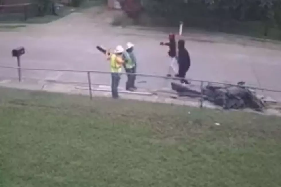 WATCH: Two Dallas Construction Workers Robbed in Broad Daylight