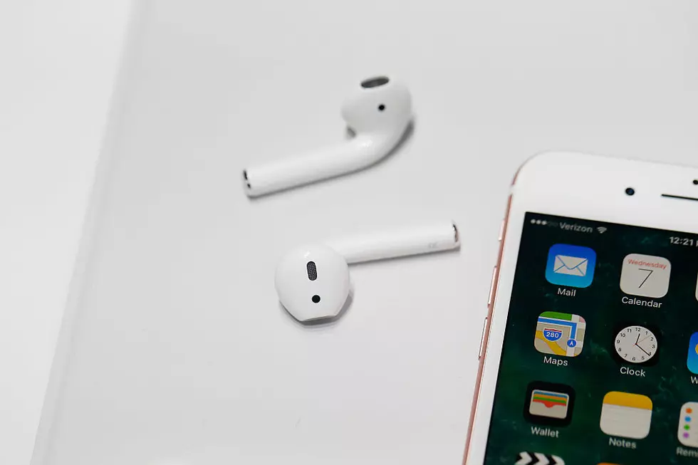 Texas Family Suing Apple After Air Pod Ruptures Child&#8217;s Ear Drum