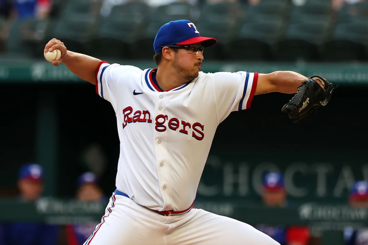 The Texas Rangers Need to Switch to the Throwback Uniforms