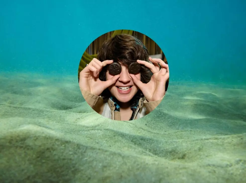 Texas Girl Scout Troop Selling Cookies Underwater [VIDEO]