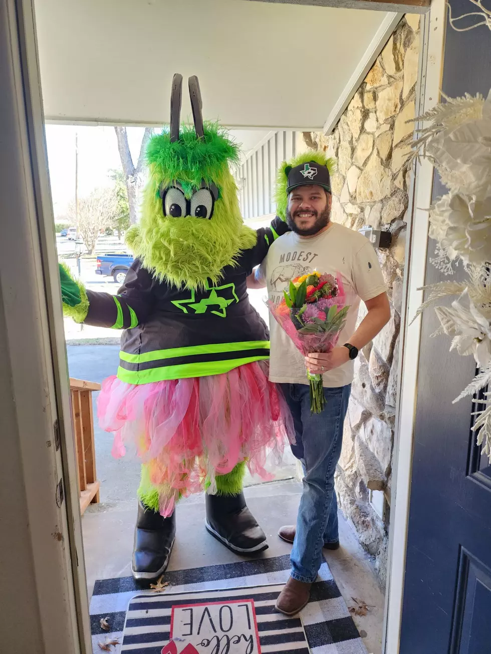 I Sent My Old Roommate the Dallas Stars Mascot for Valentine’s Day [VIDEO]