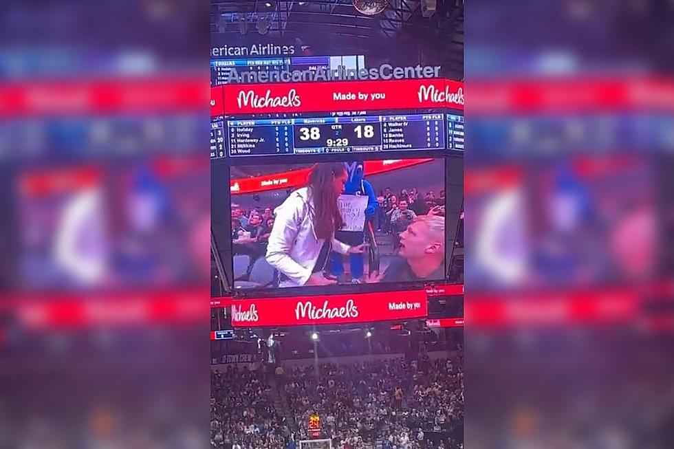 Watch a Woman Run From Proposal During Dallas Mavericks Game