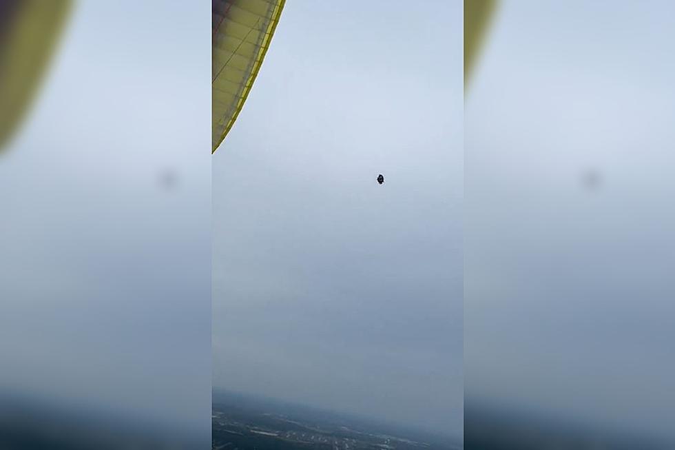 Footage Captured by Glider Appears to Show UFO in Texas Sky