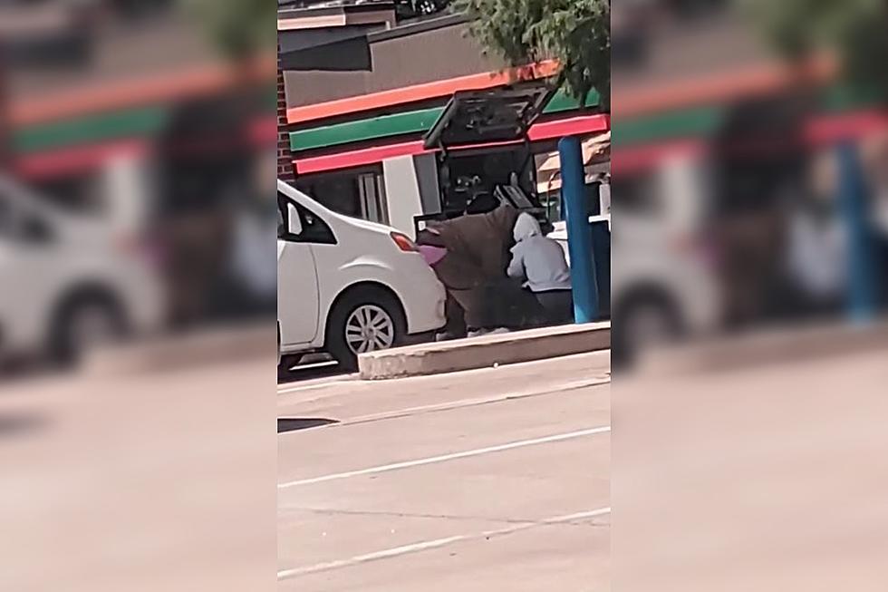 Witness Films Dallas ATM Heist Going Down in Broad Daylight