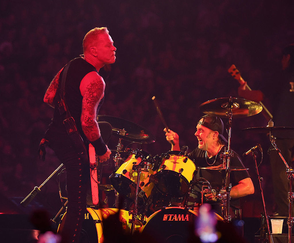 Metallica Damage Inc. Tour T-Shirt: Unleash the Fury of Metal