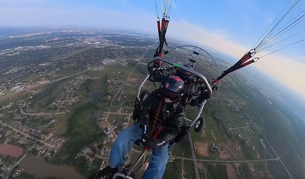 Two Dudes Cruise Over Wichita Falls, Texas in The Coolest Way Possible [VIDEO]