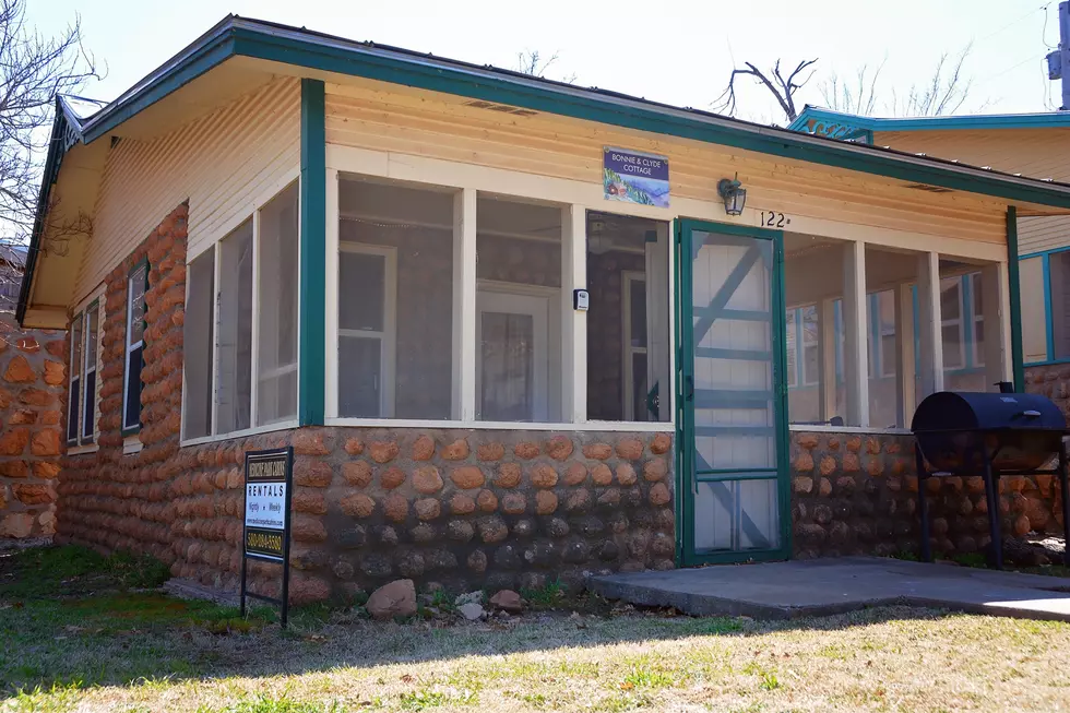 Spend the Night in the Wichita Mountains at Bonnie and Clyde&#8217;s Cabin