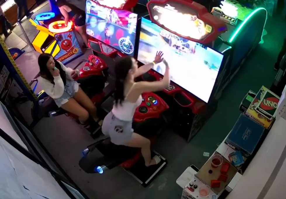 Watch Wichita Falls, Texas Girl Break Arcade Screen [VIDEO]