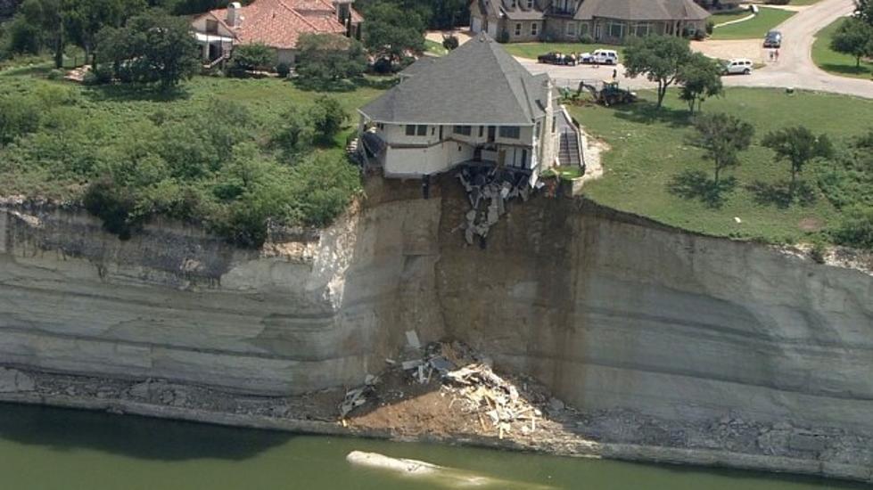 Officials Set Fire To House Dangling Over 75-Foot Cliff in Texas [VIDEO, PHOTOS]