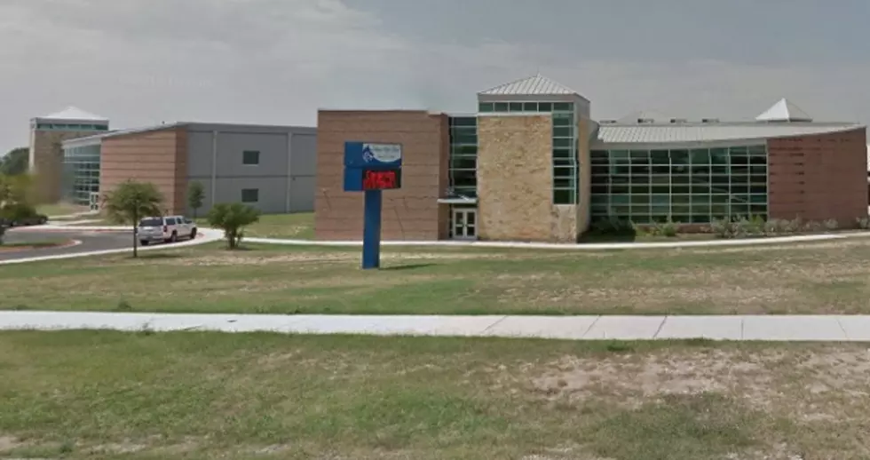 Request for ‘Gum’ Sends Texas High School Into Panic Mode