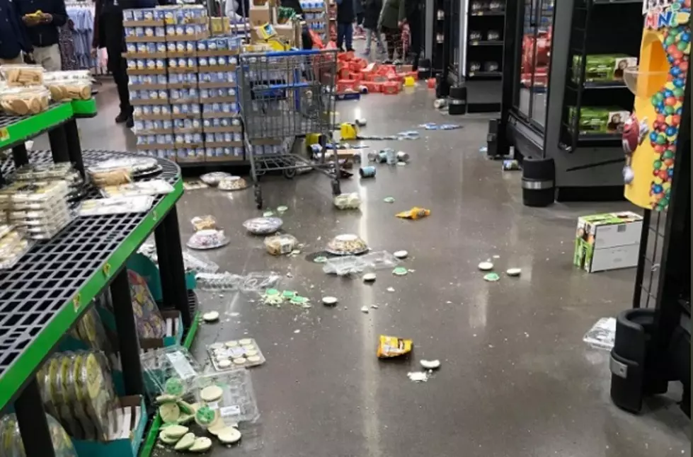 Student ‘Protesters’ Trash Chicago Store [Video]