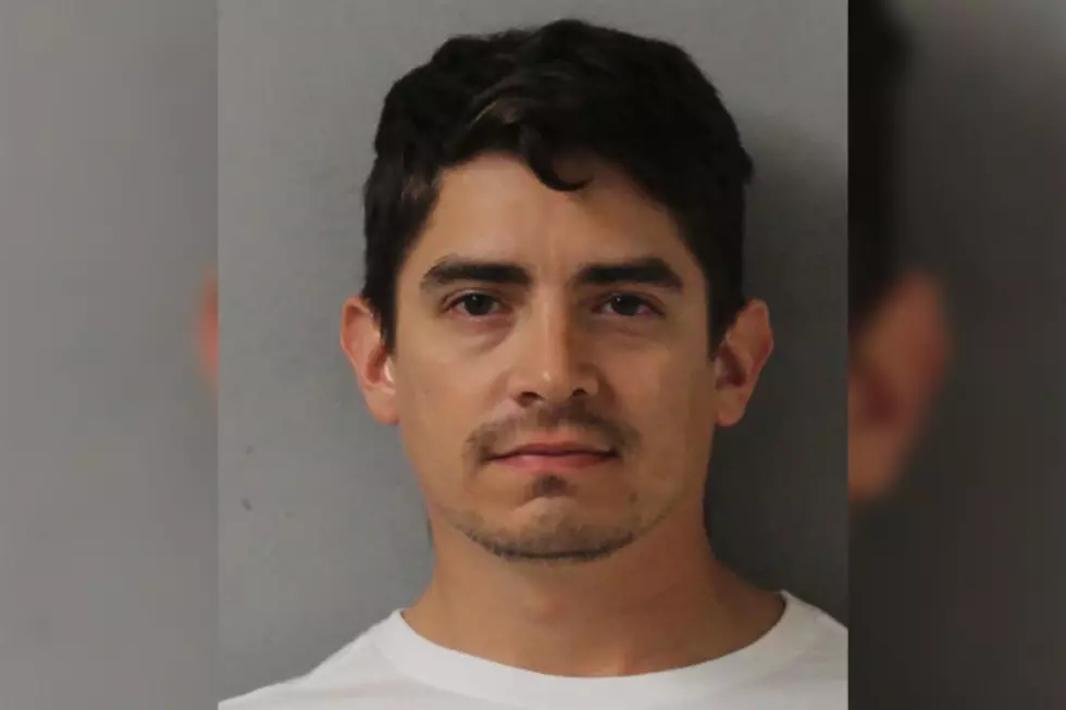 Texas Man Accused of Sexually Touching Woman Asleep on Plane