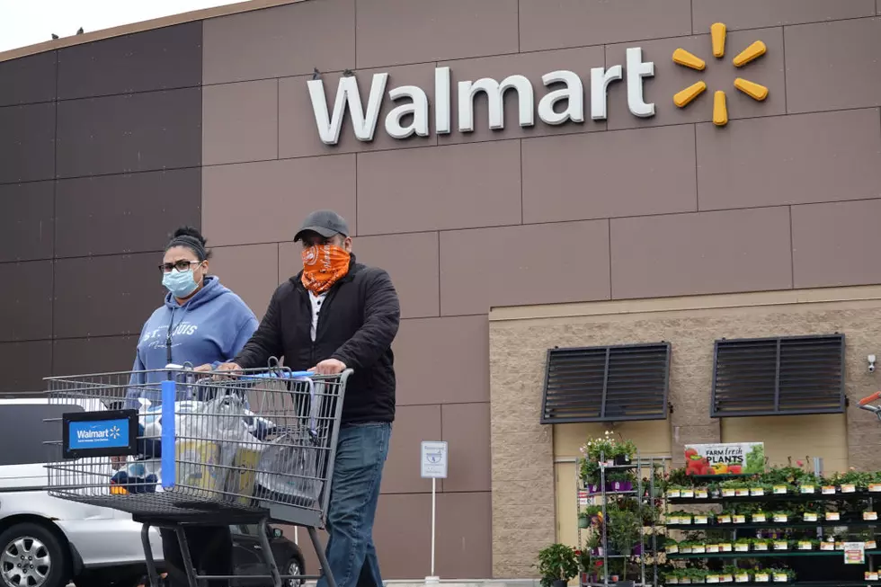 Walmart Giving Bonuses to Employees in Response to Worsening Pandemic
