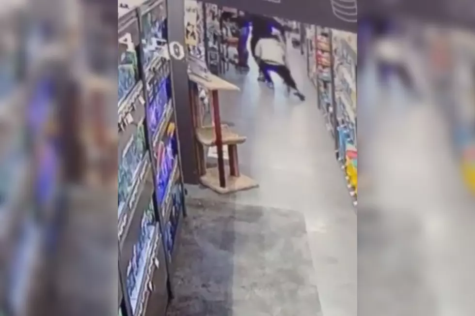 Video Shows Texas Man Secretly Smelling Woman’s Butt in Store