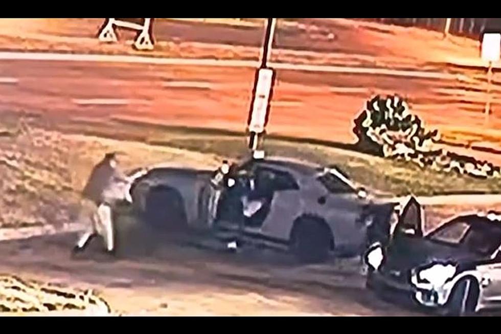 Video Shows Shootout Between Undercover Cop and Carjackers in Dallas