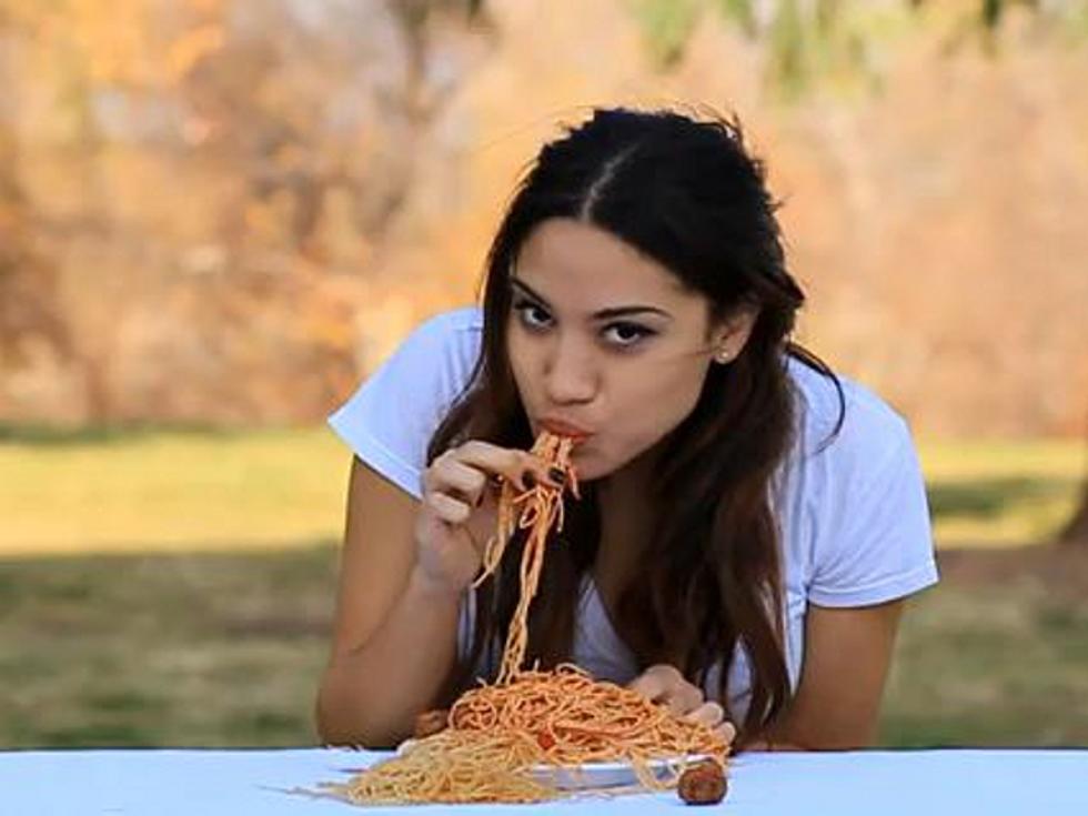 Girl Makes Eating Spaghetti Damn Sexy [VIDEO]