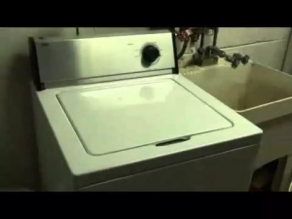 This Washing Machine has Automatic Rythym [VIDEO]
