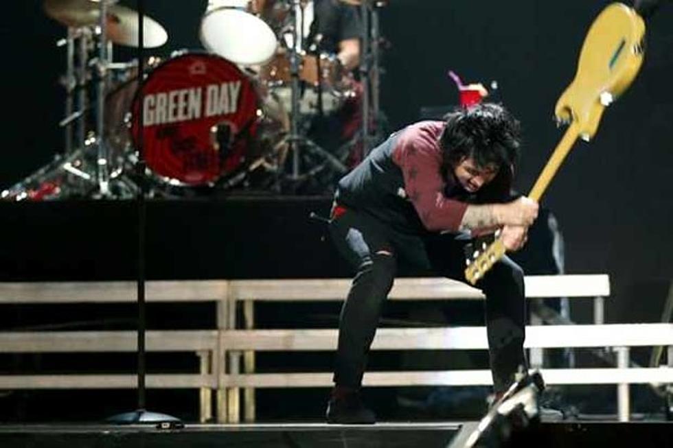 Green Day Singer to Enter Rehab Following On Stage Meltdown