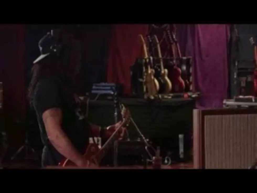 Go Behind the Scenes with Slash Working on his New Album [VIDEO]